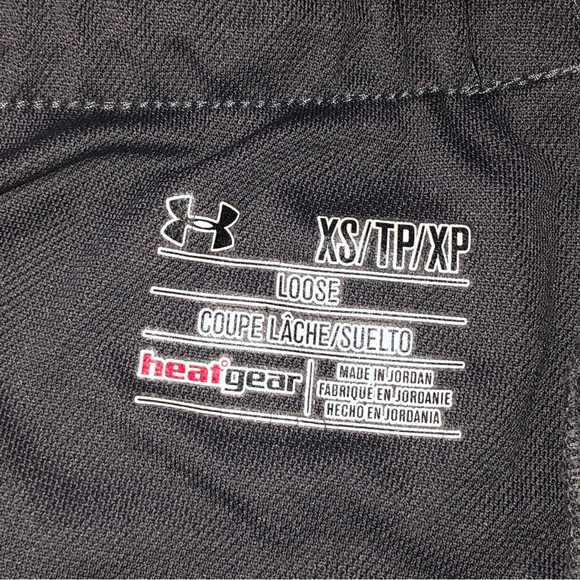 Women’s Under Armour shorts- size xs - Picture 3 of 7